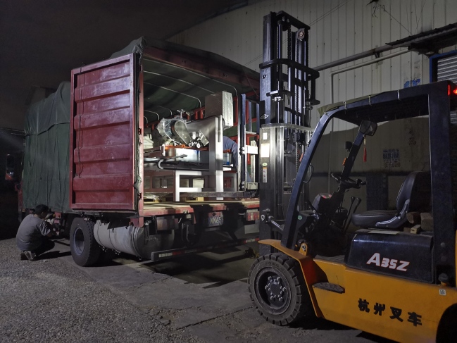 浙江嘉興走起  1200型手推數(shù)控雙刀切割機一臺